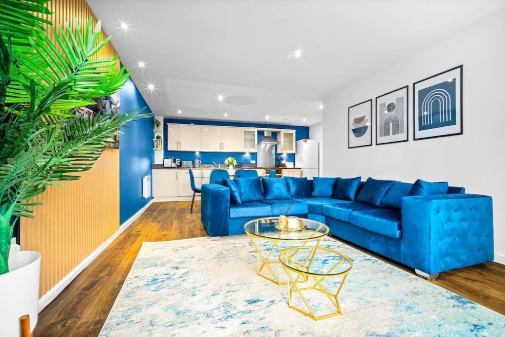 Spacious 2 Bed Apt B'Ham Cc With Parking Sleeps 7 Μπέρμιγχαμ Εξωτερικό φωτογραφία