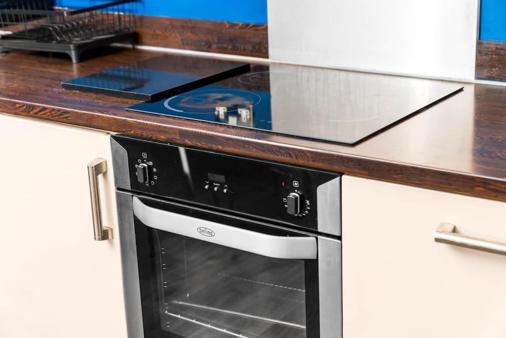 Spacious 2 Bed Apt B'Ham Cc With Parking Sleeps 7 Μπέρμιγχαμ Εξωτερικό φωτογραφία